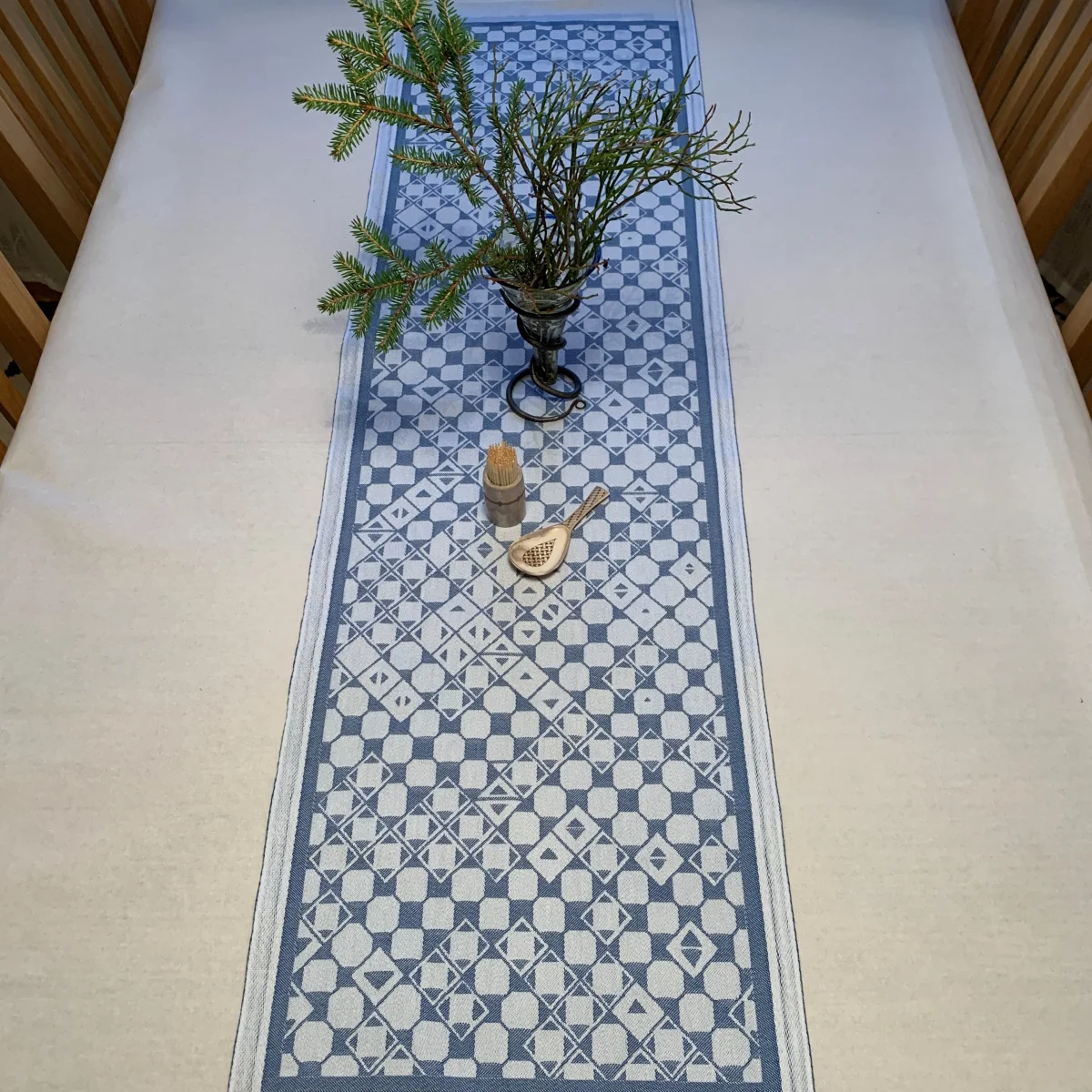 Löpare med unikt sydsamiskt mönster Risfjell Sameslöjd 120x38 cm - Bild 5